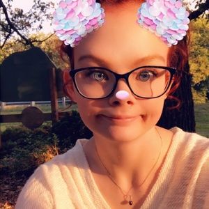 Meet your Posher, Deborah